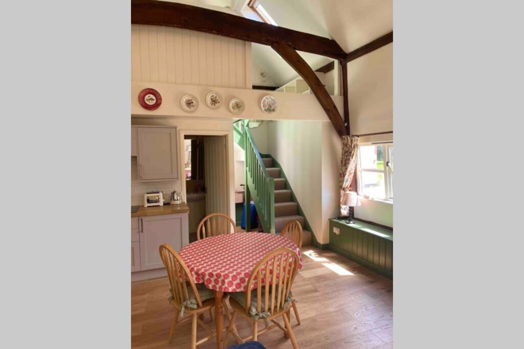 Gorgeous Comfortable Barn With Huge Private Orchard In Quiet Suffolk Location Depden المظهر الخارجي الصورة